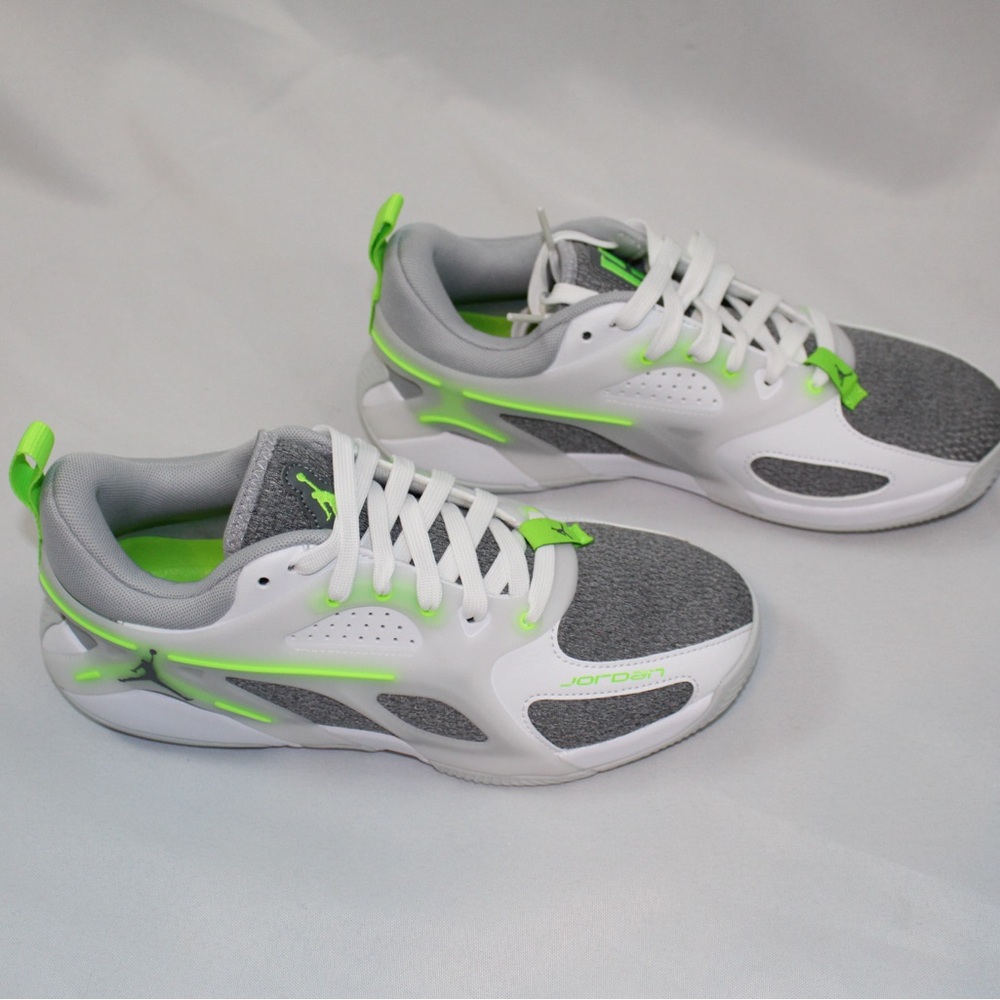 Nike women’s Jordan Heir Sail Gray Electric Green